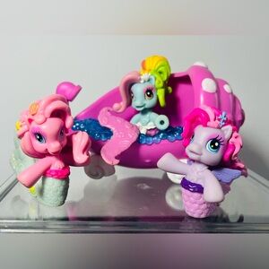 My Little Pony 2009 G3.5 Ponyville Mermaid 2” Figurines and Seashell Bathtub